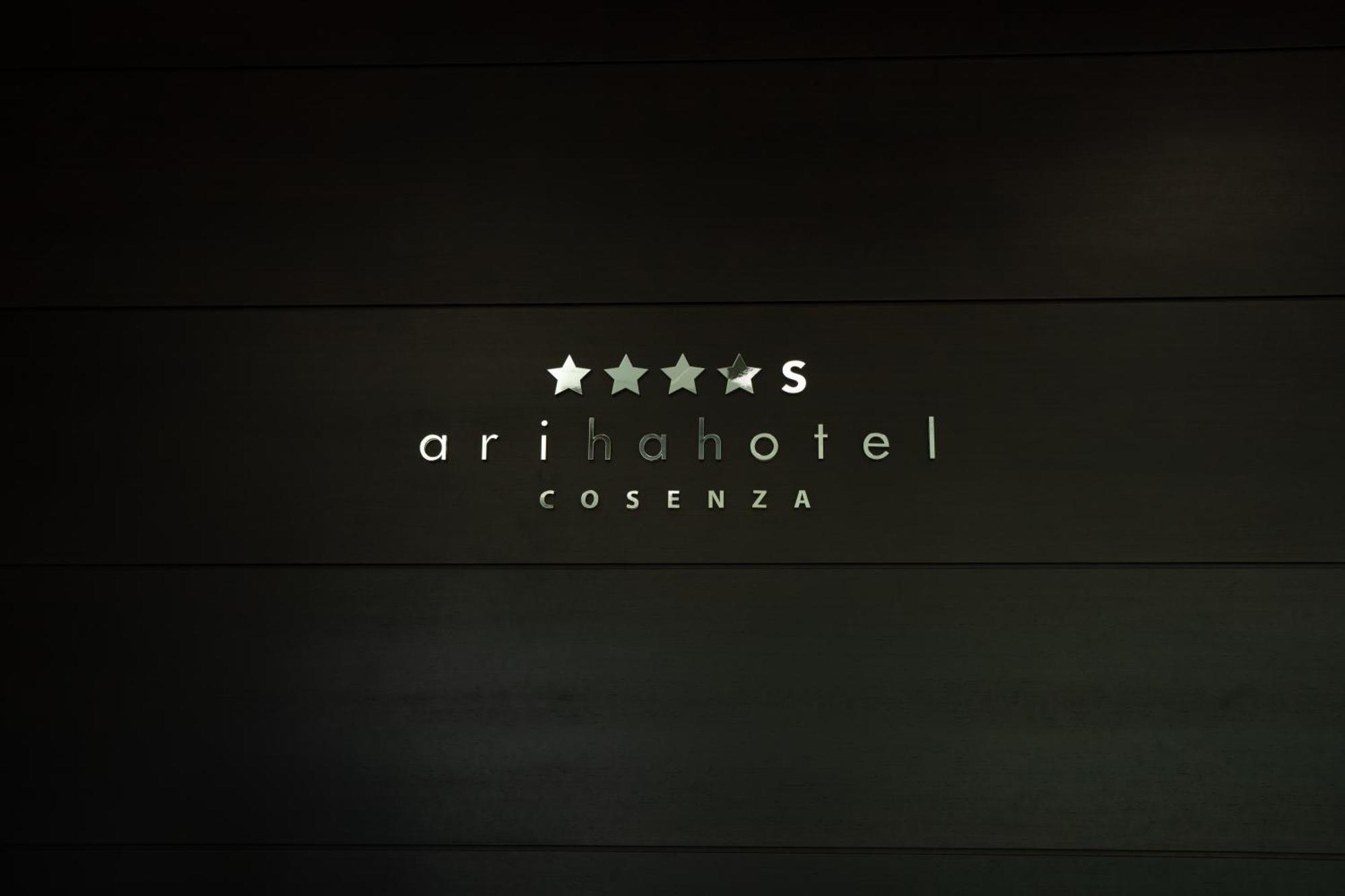 Ariha Hotel Cosenza Esterno foto